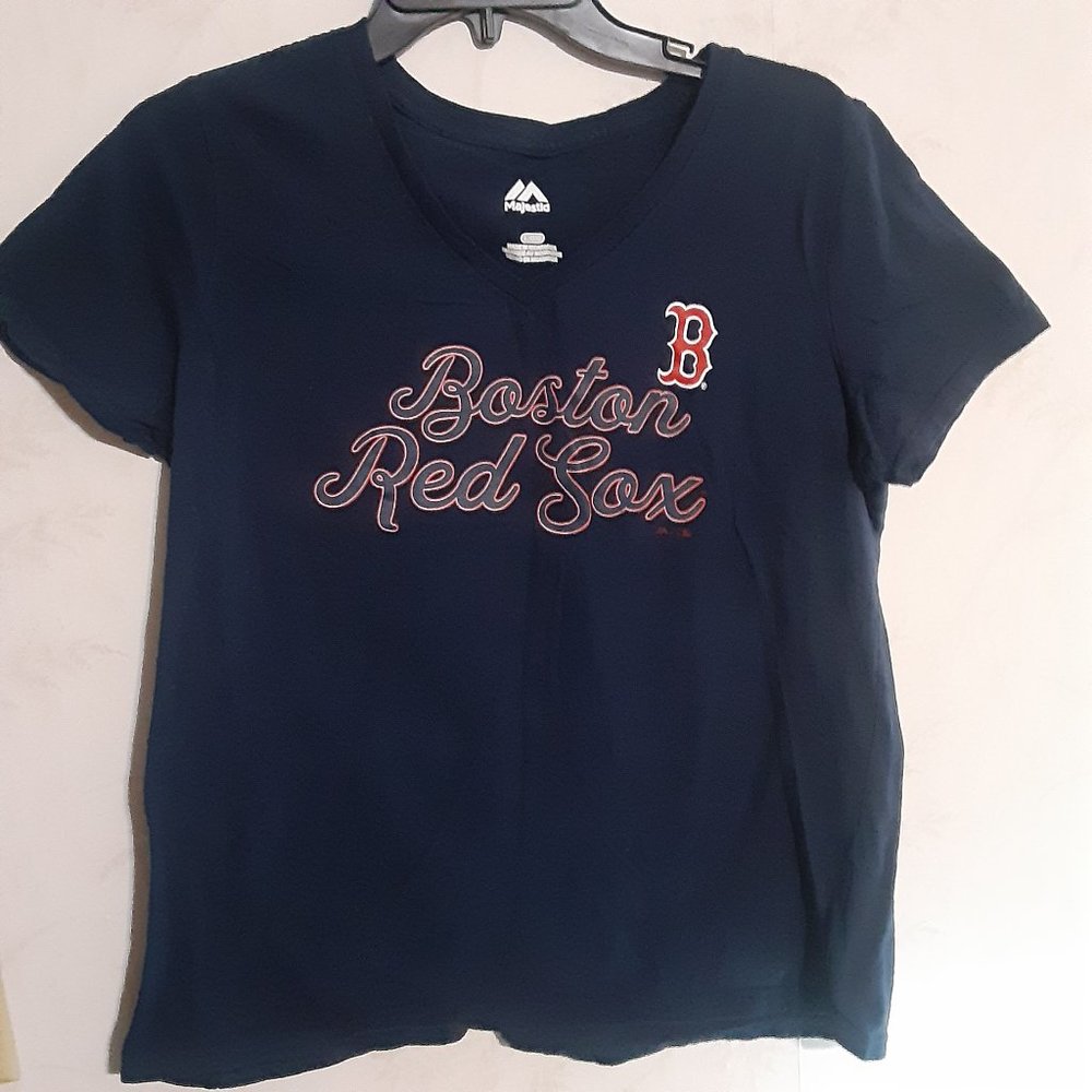 Majestic Women's V Neck SS Boston Red Sox T Shirt in Size L